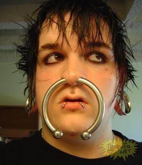Ailem septum piercing taktırmama izin vermiyo?