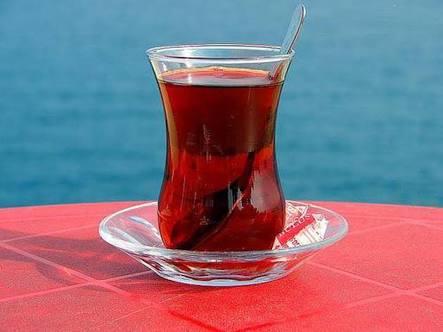 Çay içerken  Fincan mı  Cam Bardak mı ?