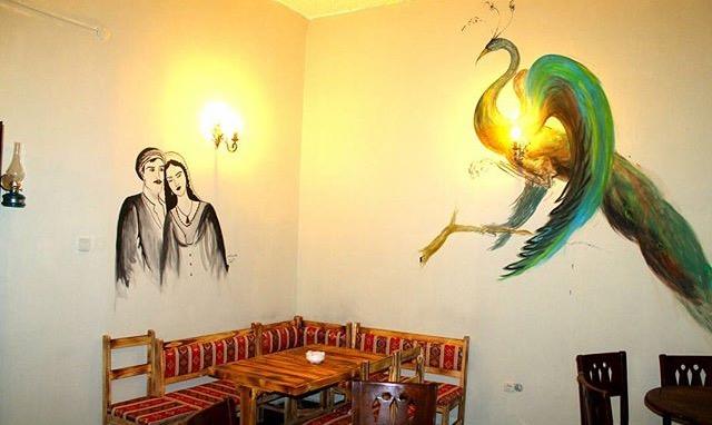 Sizce bu cafe nasıl güzel mi? Mirkût Cafe Taksim'de. Gider misiniz?