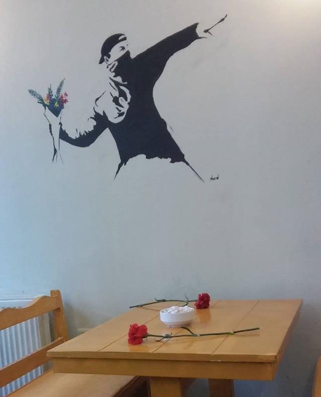 Sizce bu cafe nasıl güzel mi? Mirkût Cafe Taksim'de. Gider misiniz?