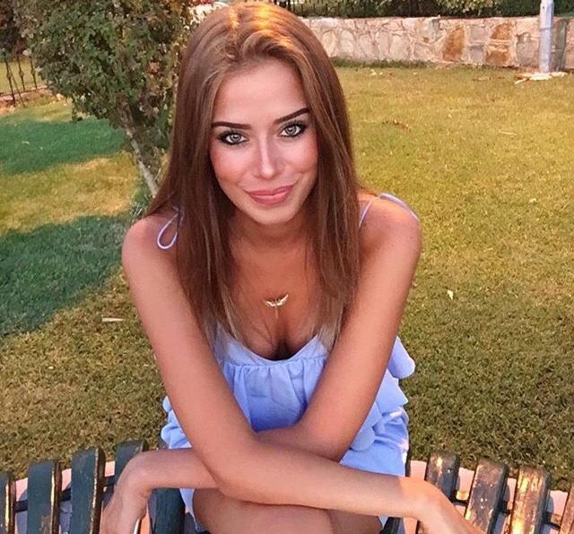 Instagram güzel kızları size göre kimler?