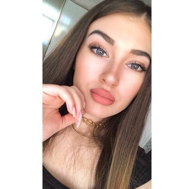 Instagram güzel kızları size göre kimler?