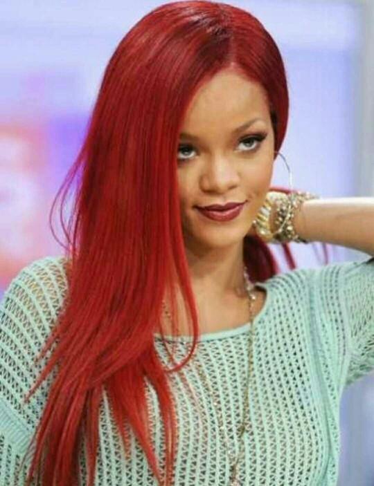 Kırmızı saçı Rihanna'ya Eminem önermiştir. Sizce yakışmış mı?