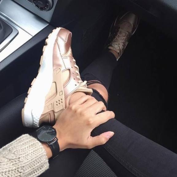 Nike Huarache almak istiyorum sizce muhteşem değiller mi?