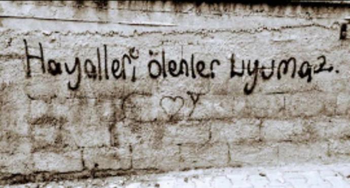 Sadece Biraz Huzur Ve Sakinlik İstiyorum, Size Neşeli Hayatlar, Tabi Böyle Bişey Mümkünse ?