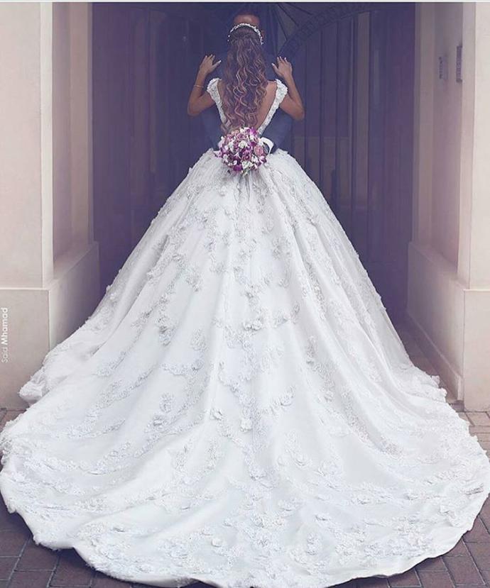 Eşinizin gelinlik modeline karışır mısınız? Eşinizin gelinliğinize karışmasına müsaade eder misiniz?