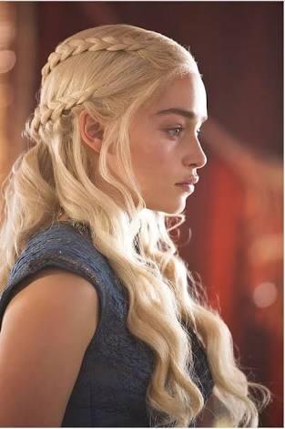 1.55'lik Khaleesi'yi yüz ve vücut olarak nasıl buluyorsunuz?