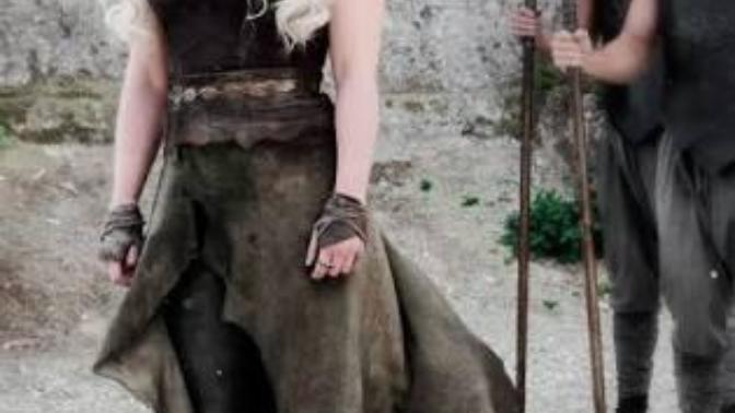 1.55'lik Khaleesi'yi yüz ve vücut olarak nasıl buluyorsunuz?