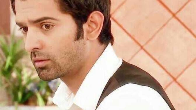 Barun Sobti sizce de Allah özene bezene yaratmamış mı?