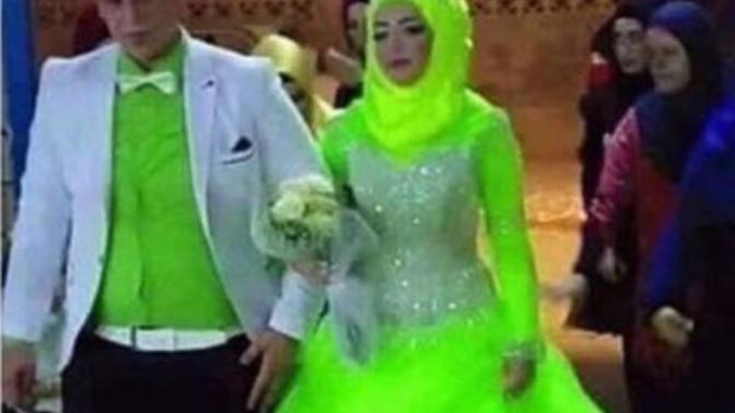 Düğününüzde fosforlu gelinlik veya damatlık giyer misiniz :D?
