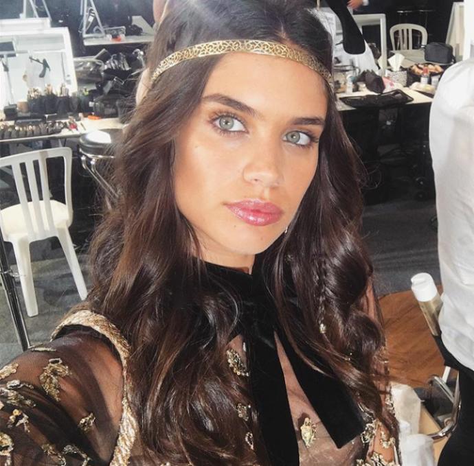 Sara Sampaio mu Elsa Hosk mu Daha güzel 😍?