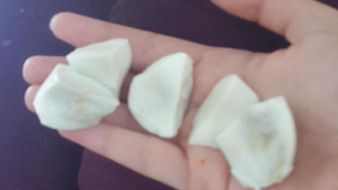 Siz hiç sarısı olmayan yumurta gördünüz mü? Bu hormonlu olduğuna mı işaret eder?