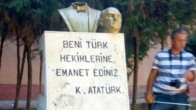 Atatürk heykel ve büstüne olan son saldırı bugün Mersin'de yaşandı ! Bu gerçekleşen eylemler hakkında ne düşünüyorsunuz?