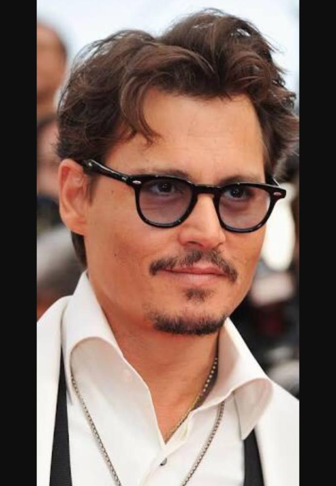 Kızlar sizce Van Dyke tipi sakal nasıl (Johnny Depp'te olan)?