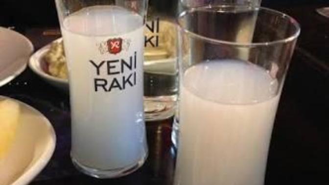 Acaba adamın ne derdi vardı rakıyı buldu?