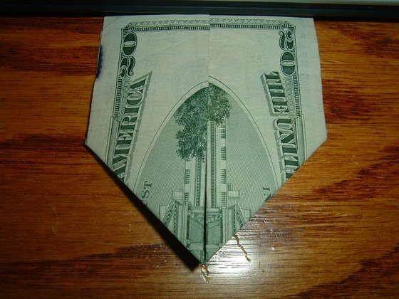 20 doları katladığınızda ortaya patlayan ikiz kule görüntüsünün çıktığını biliyor muydunuz ?