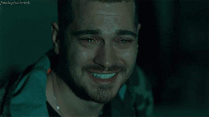 Dünyada Çağatay Ulusoy gibi birinin yaşaması tüm erkeklere haksızlık değil mi?