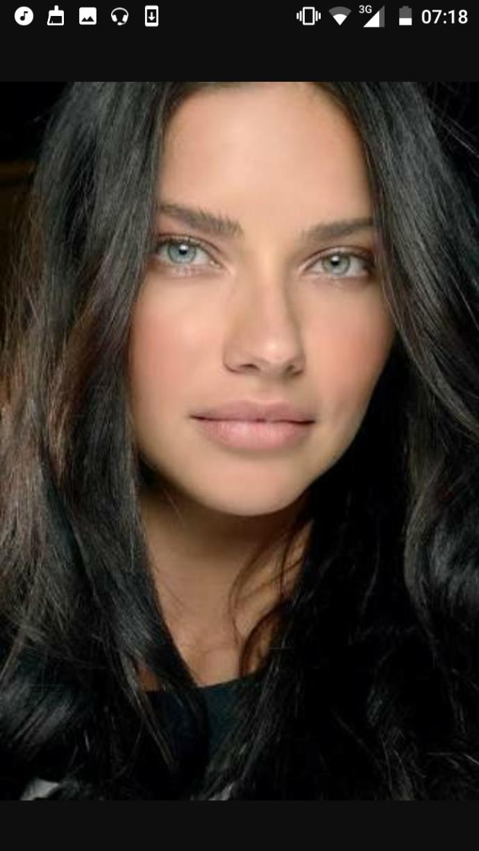 Adriana lima bile olsan öykü karayel in yaninda sönük kalırsın sizce (resim li)?