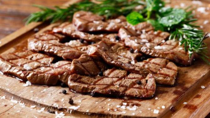 Nusret'te yemek yesek en fazla kaç lira öderiz?