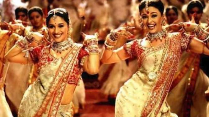 Sizce Türk sinema/ dizi sektörü mü, Bollywood mu?