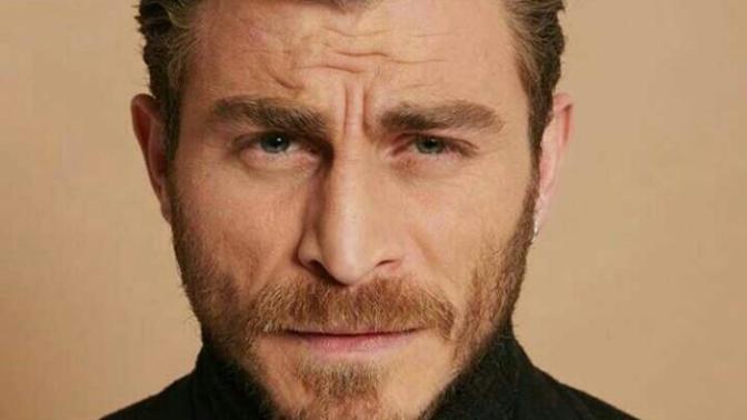 Türkiye'nin David Beckham'ını bulduk. Eren Vurdem çok karizmatik değil mi?