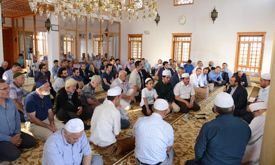 Ölüye mevlit okutmayı sevap zanneden halkımız bu saçma alışkanlıklarından kurtulur mu?