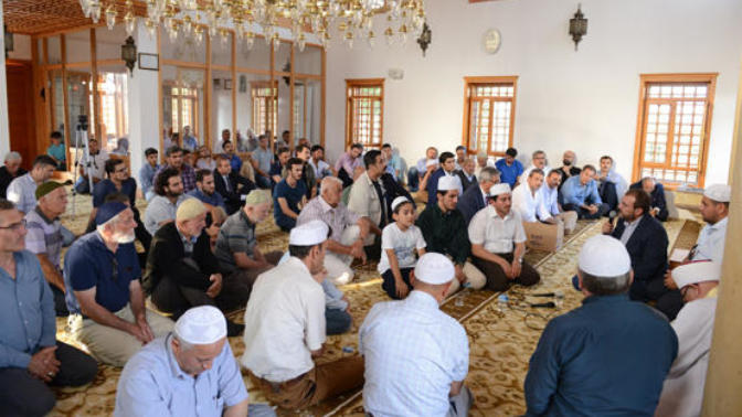 Ölüye mevlit okutmayı sevap zanneden halkımız bu saçma alışkanlıklarından kurtulur mu?