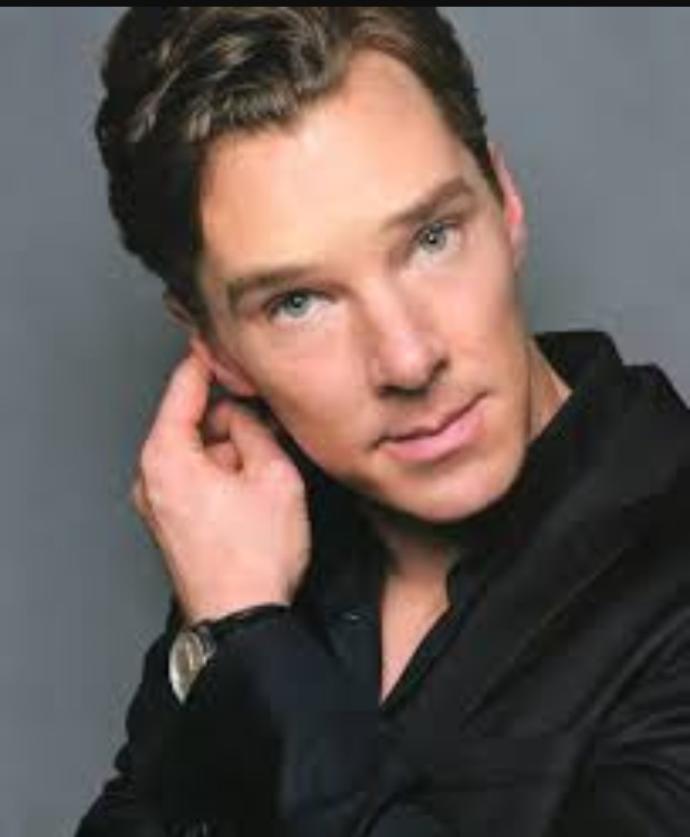 Benedict Cumberbatch çok yakışıklı değil mi sizce de?