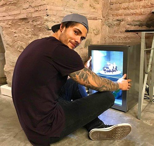Kızlar, Zac Efron'a benzetilen Barış Murat Yağcı sizce yakışıklı mı?
