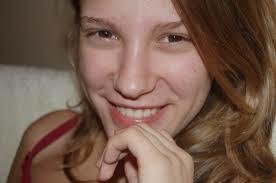 Serenay Sarıkaya makyajsız da güzel mi sizce?