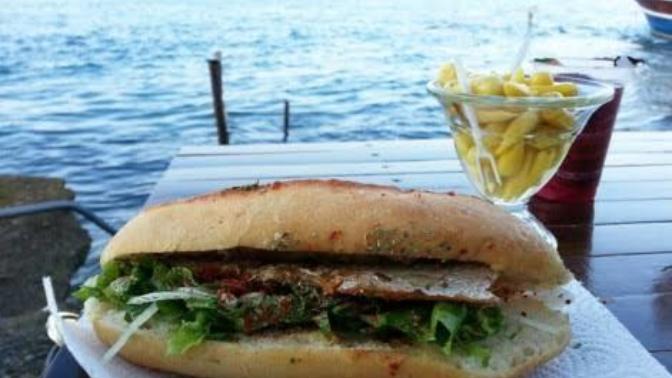 Balık ekmek mi? Hamburger mi?