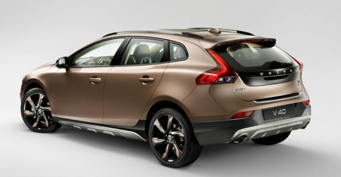 Mitsubishi Asx mı? Volvo V40 Cross mu?
