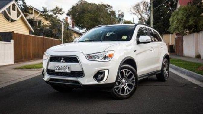 Mitsubishi Asx mı? Volvo V40 Cross mu?