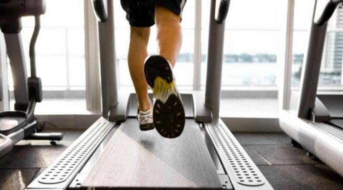 Düz bir karın için uyguladığınız beslenme ve spor programı var mı?