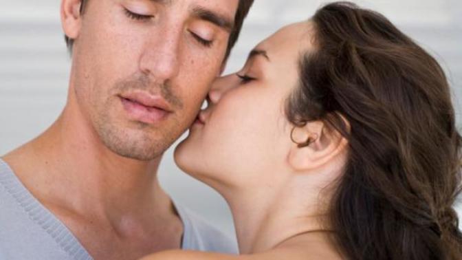 Çok sevmişsin, ama bitmiş. Giderken son kez olsun sarılmak bir kere daha yanağından öpmek ister miydin?