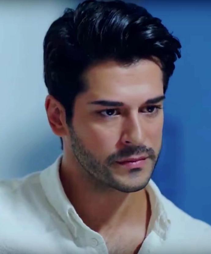 Kızlar, Size Göre Burak Özçivit Mi Barış Arduç Mu ??