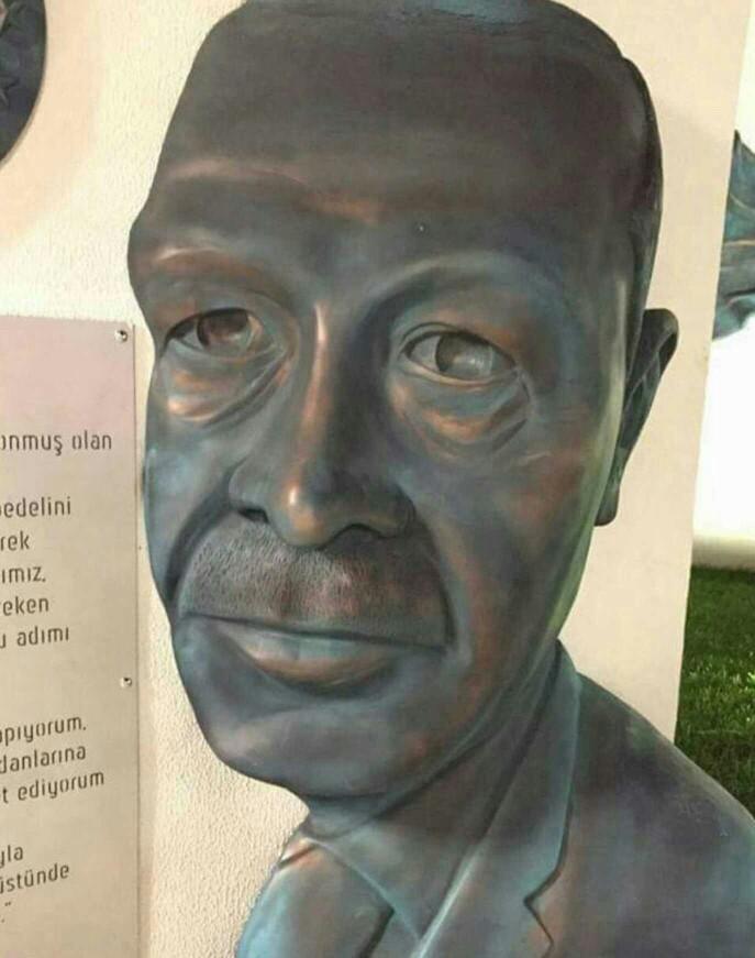 Recep Tayyip Erdoğan'ın heykeli hakkında ne düşünüyorsunuz😂??