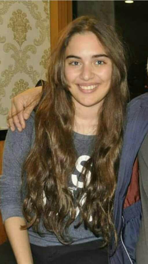 Bazı kızların saçı nasıl dümdüz oluyo ısı kullanmadan???