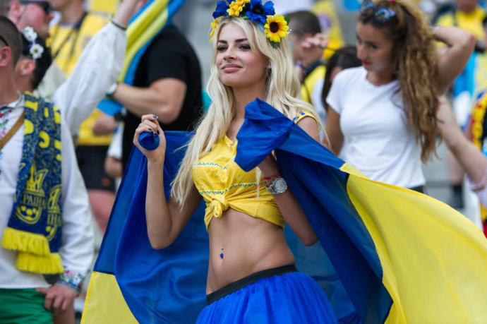 Sevgilim dinamo kiev takımını tutuyor ben beşiktaşlıyım sizce beni ezer mi ?