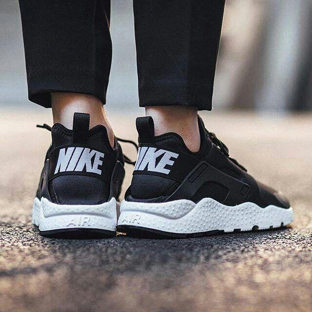 Bu nike huarache modeli sizce nasıl güzel mi kullanışlı olur mu?