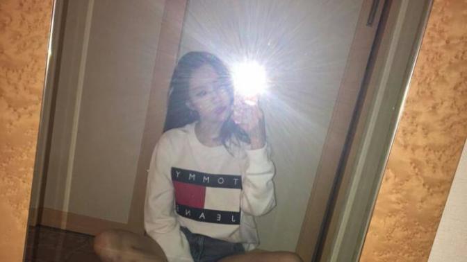 Bu sweatshirt hangi marka? Nereden bulabilirim?
