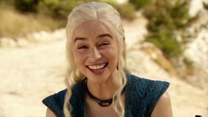 Emilia Clarke sizce de çok güzel değil mi ??