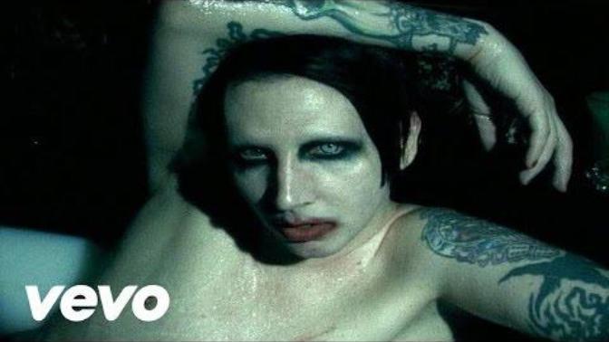 Marilyn manson dinleyen kız var mı?