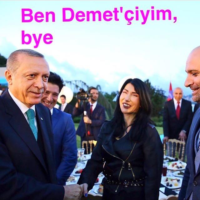 Hande Yener mi? Demet Akalın mı? Hangisini dinlemeyi tercih edersiniz?
