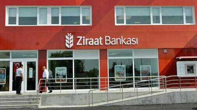 Ziraat bankasından staj için kart çıkarttıracaktım kardeşime ama banka kartının üstünde adı soyadı yazmıyor. Sizce neden?