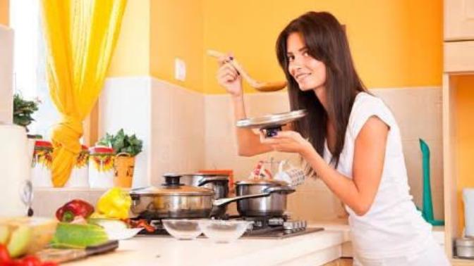 Güzel yemek yapan kadın mı güzel cilve yapan kadın mı?