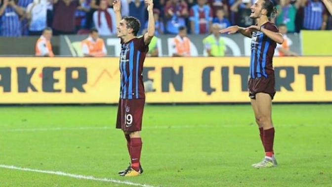 Trabzonspor'un genç yıldızı Abdülkadir Ömür hakkında ne düşünüyorsunuz? İleride Messi gibi çok yetenekli bir futbolcu olabilir mi?