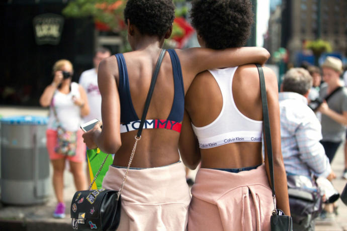 Bu aralar çok popüler olan sütyen, bralette veya bra top trendini sevdiniz mi?