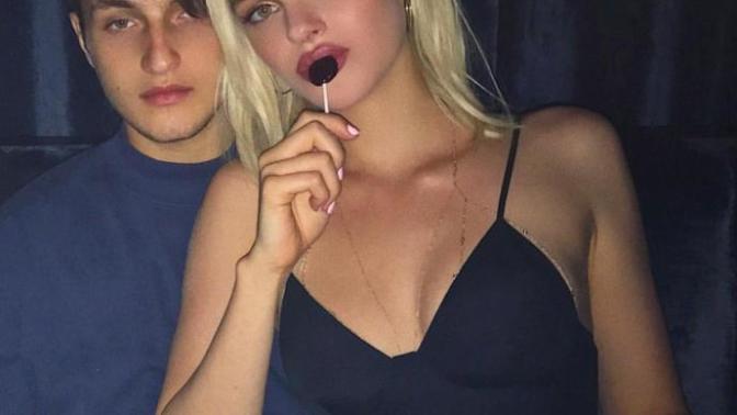 99 doğumlu olan Anwar Hadid ve kendisinden 4 yaş büyük kız arkadaşı hakkında ne düşünüyorsunuz?
