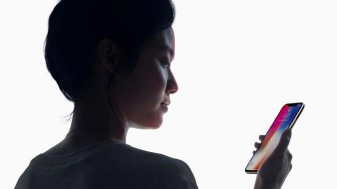 Hediye olarak Iphone X alan bir sevgiliniz olsa nasıl teşekkür ederdiniz?